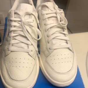 Adidas Continental shoe